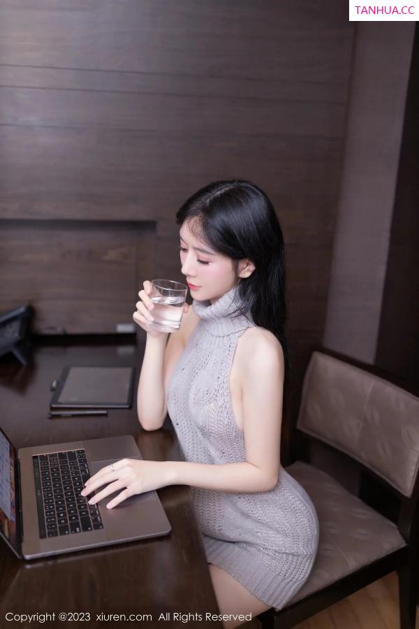   [XiuRen]高清写真图 2023.12.15 No.7818 幼幼 清纯美腿第14张图片